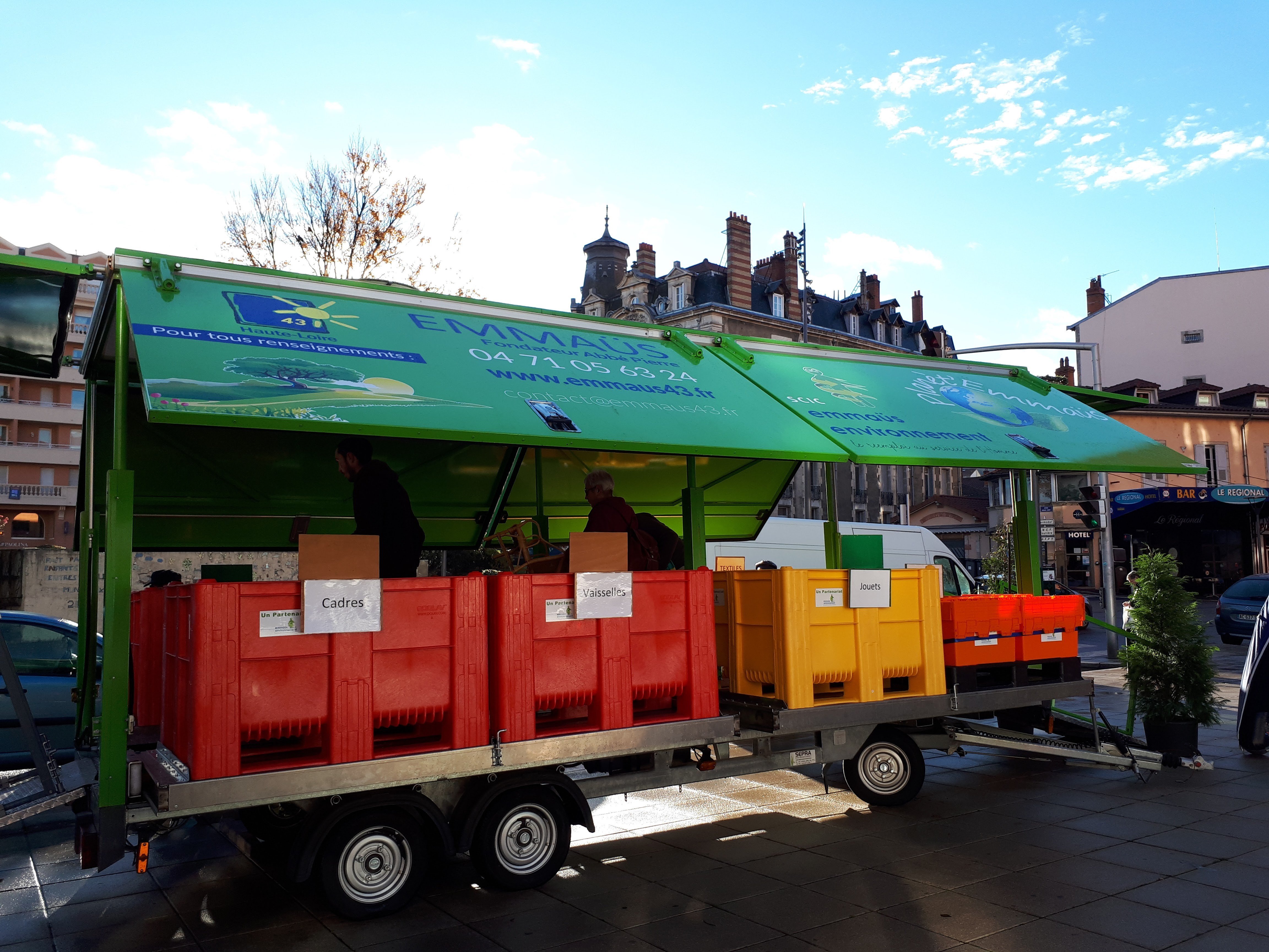 La recyclerie mobile fait une halte à la biocoop à Aiguilhe ce samedi 9 Juin