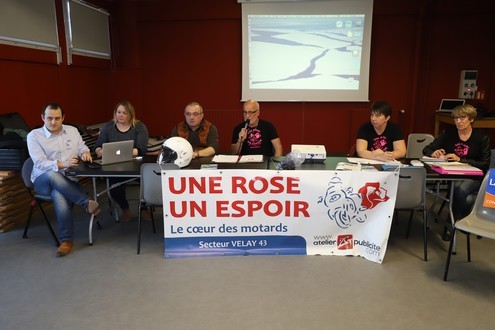 Opération Une Rose un espoir pour lutter contre le cancer samedi 27 avril