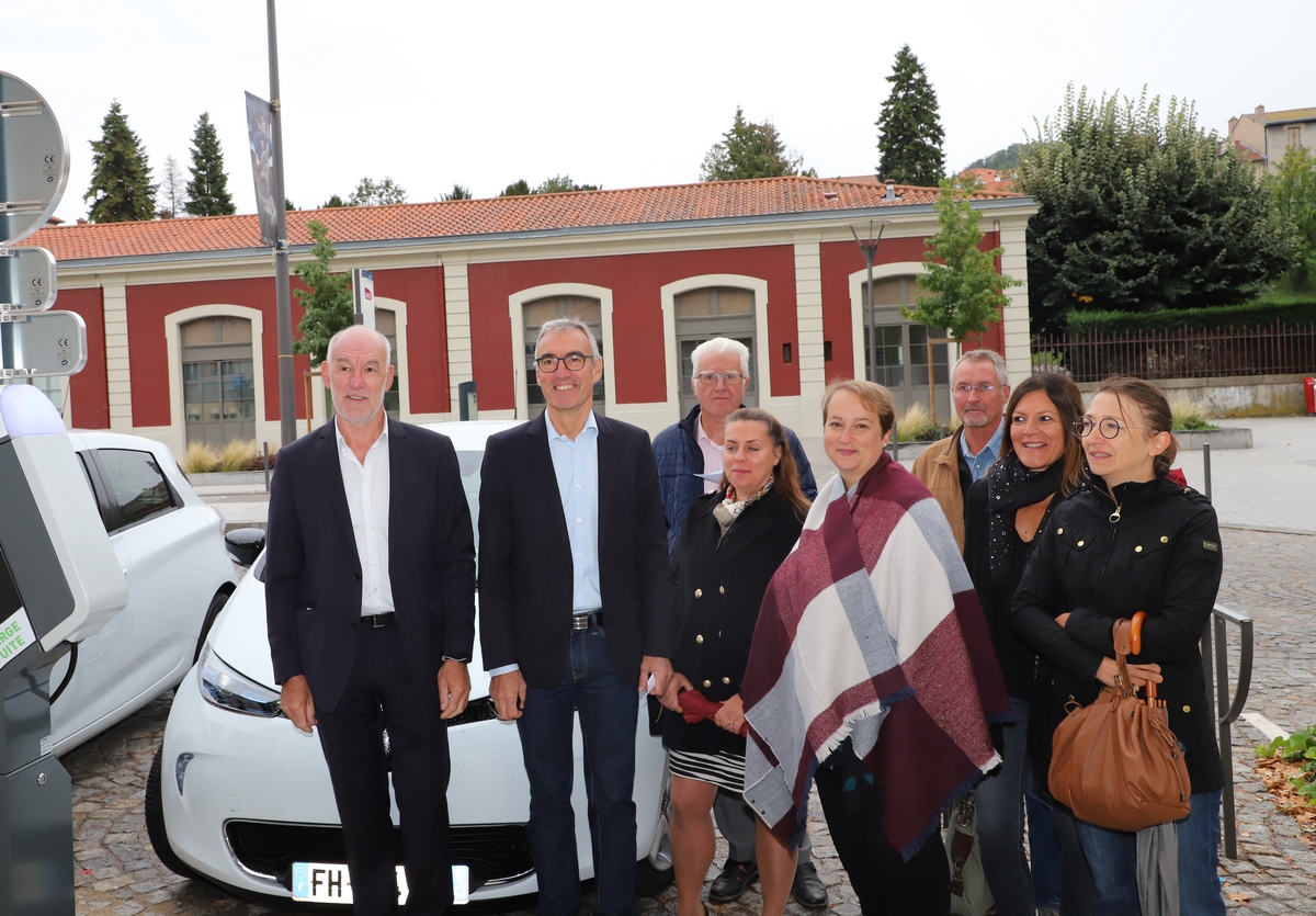 Véhicules électriques: des bornes de recharge à votre disposition !