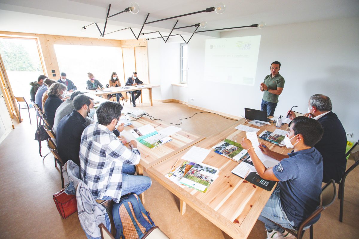 L’Agglomération fait plancher les professionnels sur le bois local: « Le bois à la perfection »