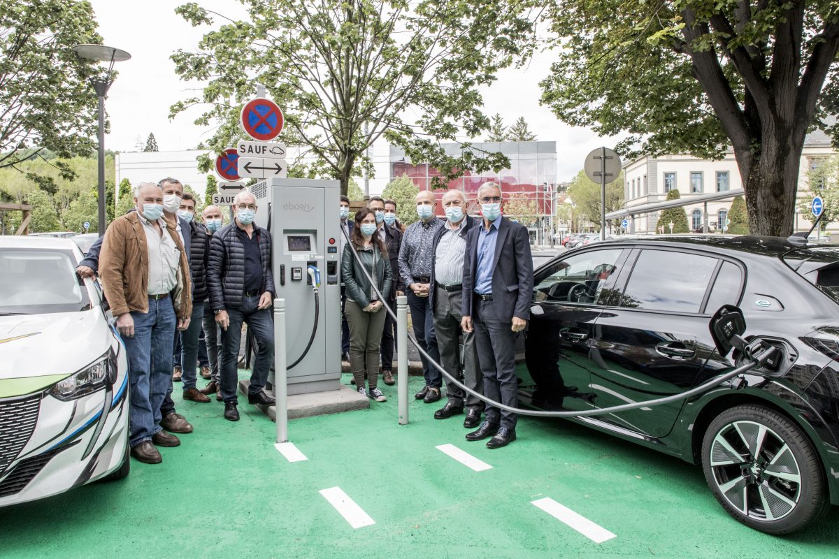 Une borne de recharge rapide mise en service au Puy-en-Velay