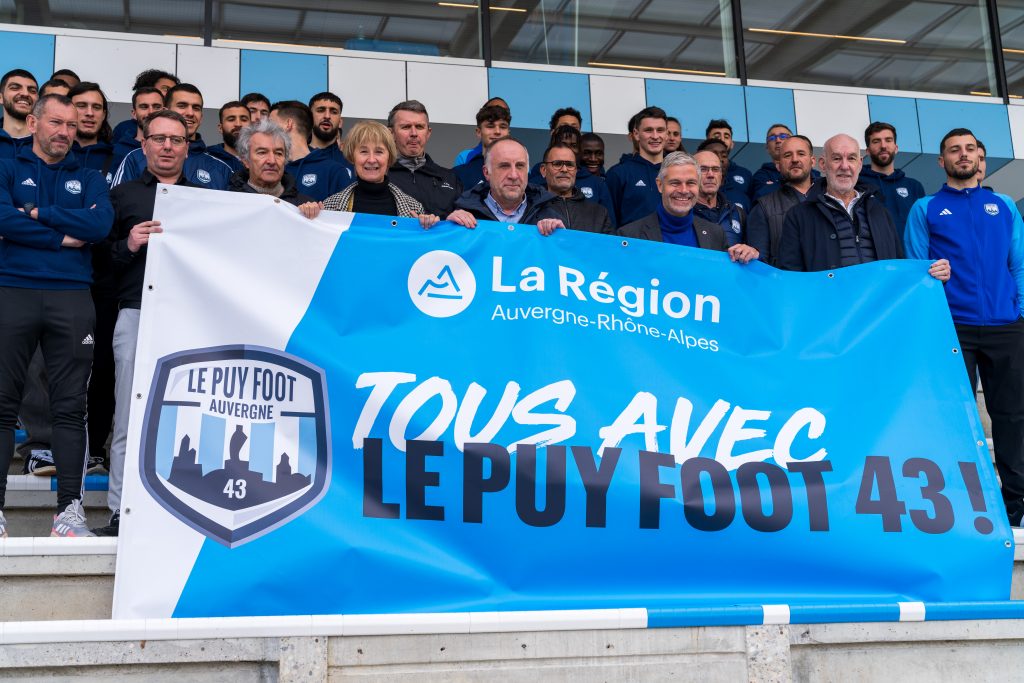 Aimant Collection Football Le Puy Foot Auvergne 43 - Bleu, 5.6x5.6 Cm, Neuf, France